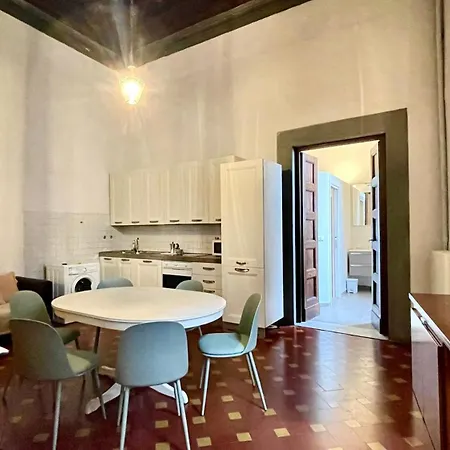Apartment Ghibellina Lopez Florence